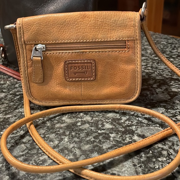 Fossil tan leather crossbody - Picture 2 of 4